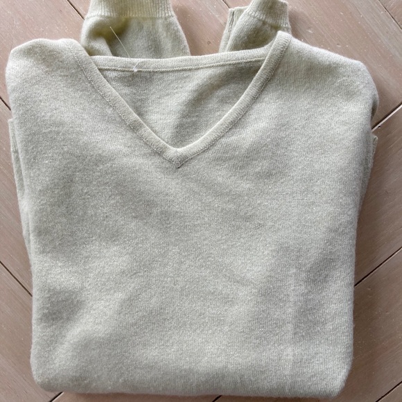 Vintage Sweaters - Vintage 100% Cashmere Scottish Sweater